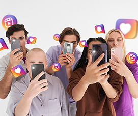 Creemos a los influencers y desconfiamos del vecino: ¿qué diría Aristóteles hoy?